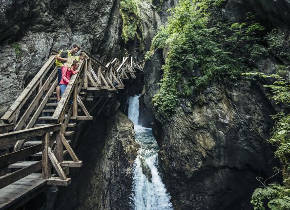 entdeckungstour-in-der-sigmund-thun-klamm-adventure-tour-at-the-sigmund-thun-gorge-c-zell-am-see-kaprun-tourismus-original-1