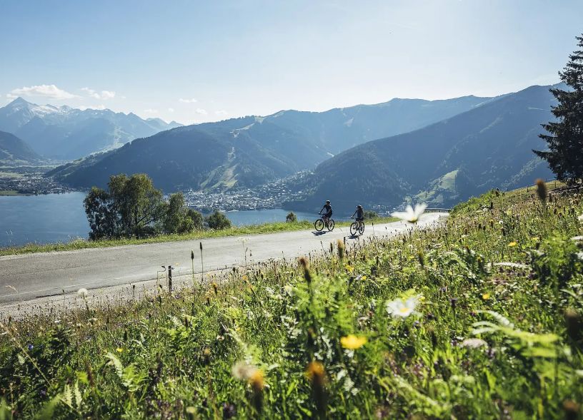 biketour-mit-ausblick-auf-die-region-c-zell-am-see-kaprun-tourismus_original.jpg