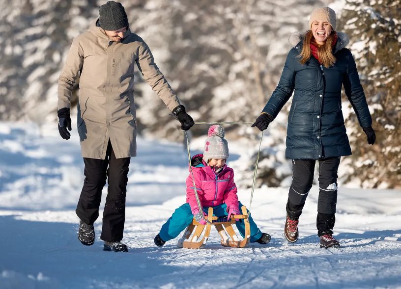 rs411-familienspaziergang-mit-rodelc-ferienregion-nationalpark-hohe-tauern-daniel-breuer-80-11-2