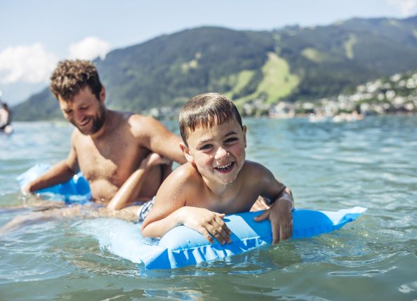 wasserspass-im-zeller-see-waterfun-on-lake-zell-c-zell-am-see-kaprun-tourismus-original-19