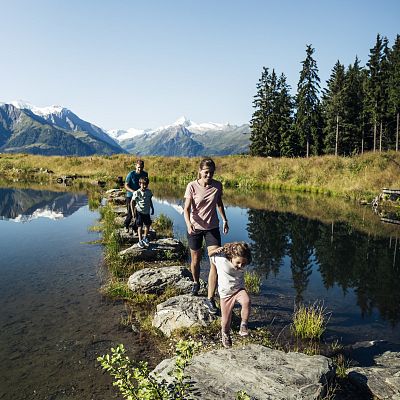 family-hike-at-schmittenhoehe-in-zell-am-see-2