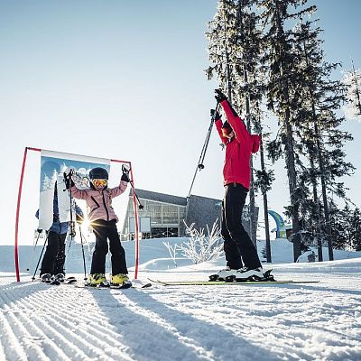 freude-in-der-kidsslope-auf-der-schmittenhoehe-16